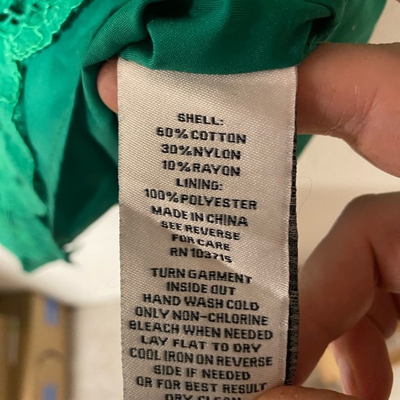 Nanette Lepore Vibrant Green Lace Blouse - Picture 4 of 4